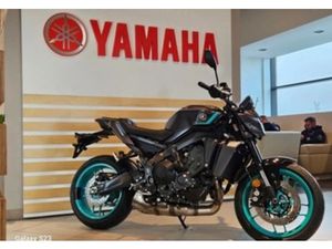 YAMAHA MT 09 Y-AMT PROMOCJA OD REKI DEALER KATOWICE BENZYNA 119KM