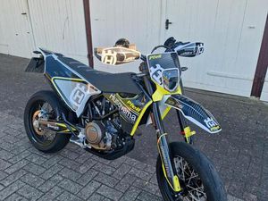 HUSQVARNA SM 701 SUPERMOTO BLACK EDITION ARRROW