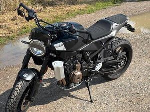 HUSQVARNA SVARTPILEN 801