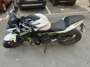 KAWASAKI Z650 (LIMITADA 35KW) CACÉM E SÃO MARCOS