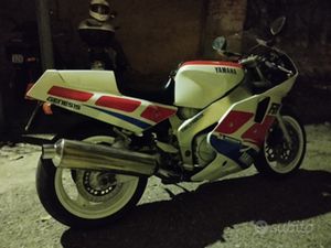 YAMAHA FZR 1000 EXUP