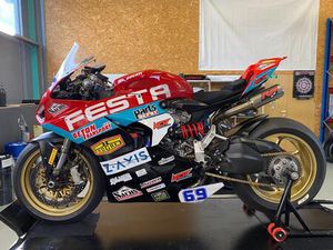 DUCATI PANIGALE V2 WSSP FIM