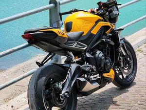 TRIUMPH STREET TRIPLE 765RS 2024