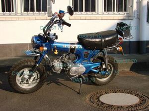 HONDA DAX ST70 (125 CCM)