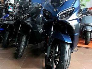 PROMOCJA PAKIET GRATISÓW KEEWAY VIESTE 125 RATY 0% CZARNY NIEBIESKI PYSKOWICE