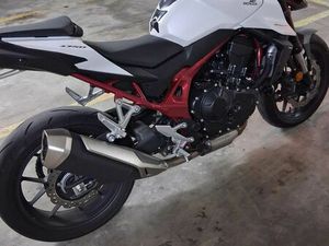 CB 750 HORNET 07/2025 RIGOROSAMENTE NOVA MALVEIRA E SÃO MIGUEL DE ALCAINÇA