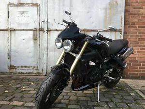 TRIUMPH STREET TRIPLE 675