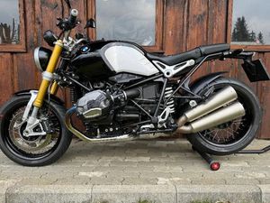 BMW R NINE T