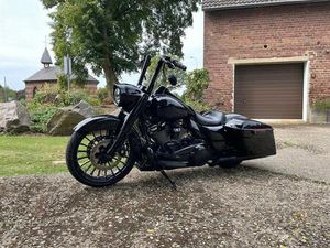HARLEY-DAVIDSON ROAD KING CUSTOM BAGGER – EINZELSTÜCK