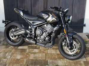 TRIUMPH TRIDENT 660 UNFALL / EXPORT