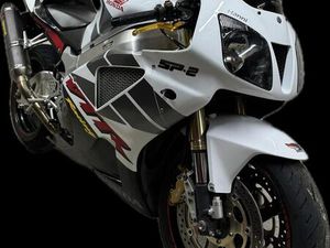 HONDA VTR SP2 AKRAPOVIC