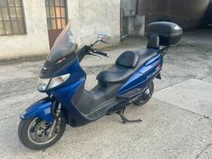 SCOUTER SUZUKY BURGMAN 250