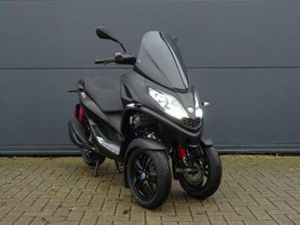 PIAGGIO MP3 300 HPE SPORT WEINIG KILOMETERS ZGAN 2024 — MOTOREN | PIAGGIO — MARKTPLAATS