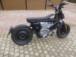 ② ELECTRISCHE MOTOR BMW CE 02