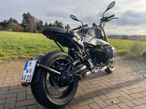 BMW R NINE T