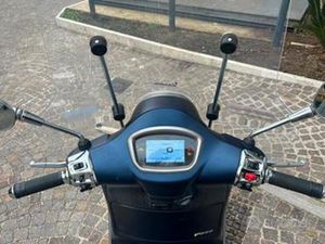 VESPA 300 GTS SUPER - KM 6400
