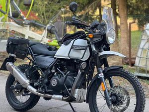 ROYAL ENFIELD HIMALAYAN 411 – REISEBEREIT, TOP GEPFLEGT!
