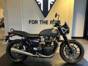 TRIUMPH STREET TWIN