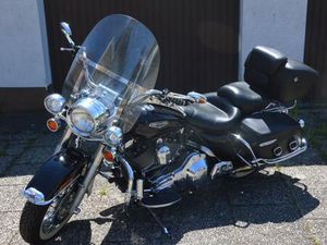 HARLEY DAVIDSON ROAD KING MIT FAST NEU TÜV