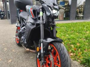YAMAHA MT-09 2021 890 CM3 | MOTO ROADSTER | 1 700 KM | GRIS | 38100 GRENOBLE