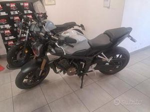 HONDA CB 650 R 2025 E-CLUTCH KM 0 PERMUTE FINANZIA