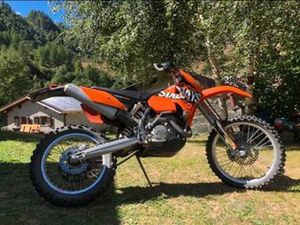 KTM 450 EXC 2005 (INCLUDO TUTTO L&APOS;ABBIGLIAMENTO)