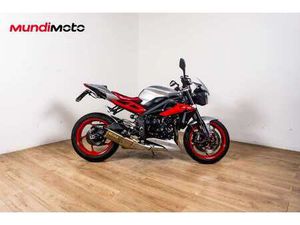 TRIUMPH STREET TRIPLE 675