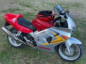 HONDA VFR 800