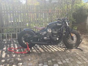 TRIUMPH BOBBER BLACK
