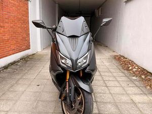 ② YAMAHA T-MAX 530 IRON MAX