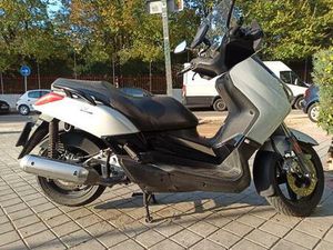 YAMAHA - YAMAHA XMAX 250