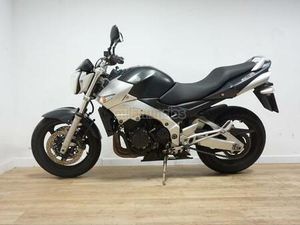 SUZUKI - GSR 600