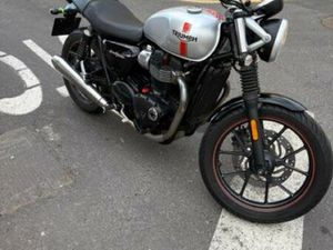 TRIUMPH - STREET TWIN 900 CC.