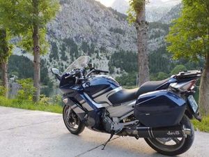 YAMAHA - FJR