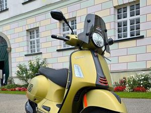 VESPA GTS 300 SUPER SPORT