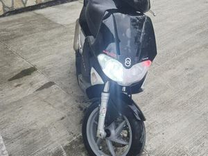 GILERA RUNNER VXR200 198 CM3, 2006 GOD.