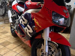 ② HONDA CBR 900 RR FIREBLADE