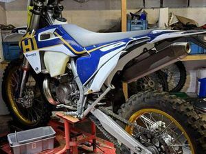 ② HUSQVARNA 300 TE 2022