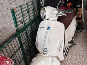VESPA 125 SPRINT NUR 2300 KM