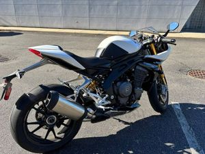2023 TRIUMPH SPEED TRIPLE 1200 RR CRYSTAL WHITE / STORM GREY