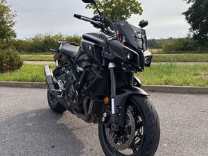 YAMAHA MT 10 - AKRAPOVIC AUSPUFF