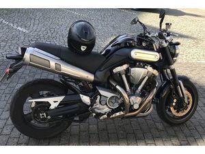 YAMAHA MT01