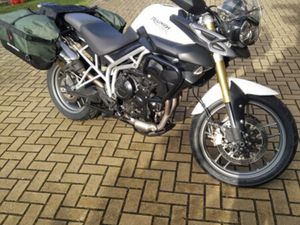 TRIUMPH TIGER 800 XR