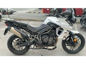 VENDO TRIUMPH TIGER 800 XRX (2018 - 20) USATA A SAVONA (CODICE 9880257) - MOTO.IT