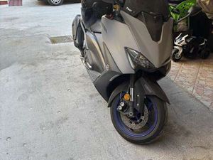 YAMAHA TMAX 560 GRIGIO