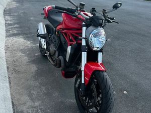 DUCATI MONSTER 1200