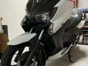 YAMAHA XMAX 250