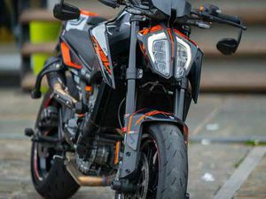 KTM 890 DUKE GP