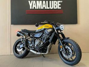 YAMAHA XSR 700 60TH ANNIVERSARY GIALLO