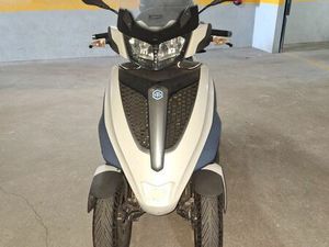 MOTA TRICICLO PIAGGIO MP3 YOURBAN FALAGUEIRA-VENDA NOVA